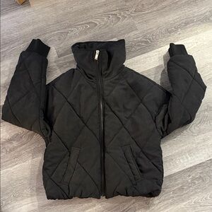 Elegant Black Women's Quilted Puffer Jacket